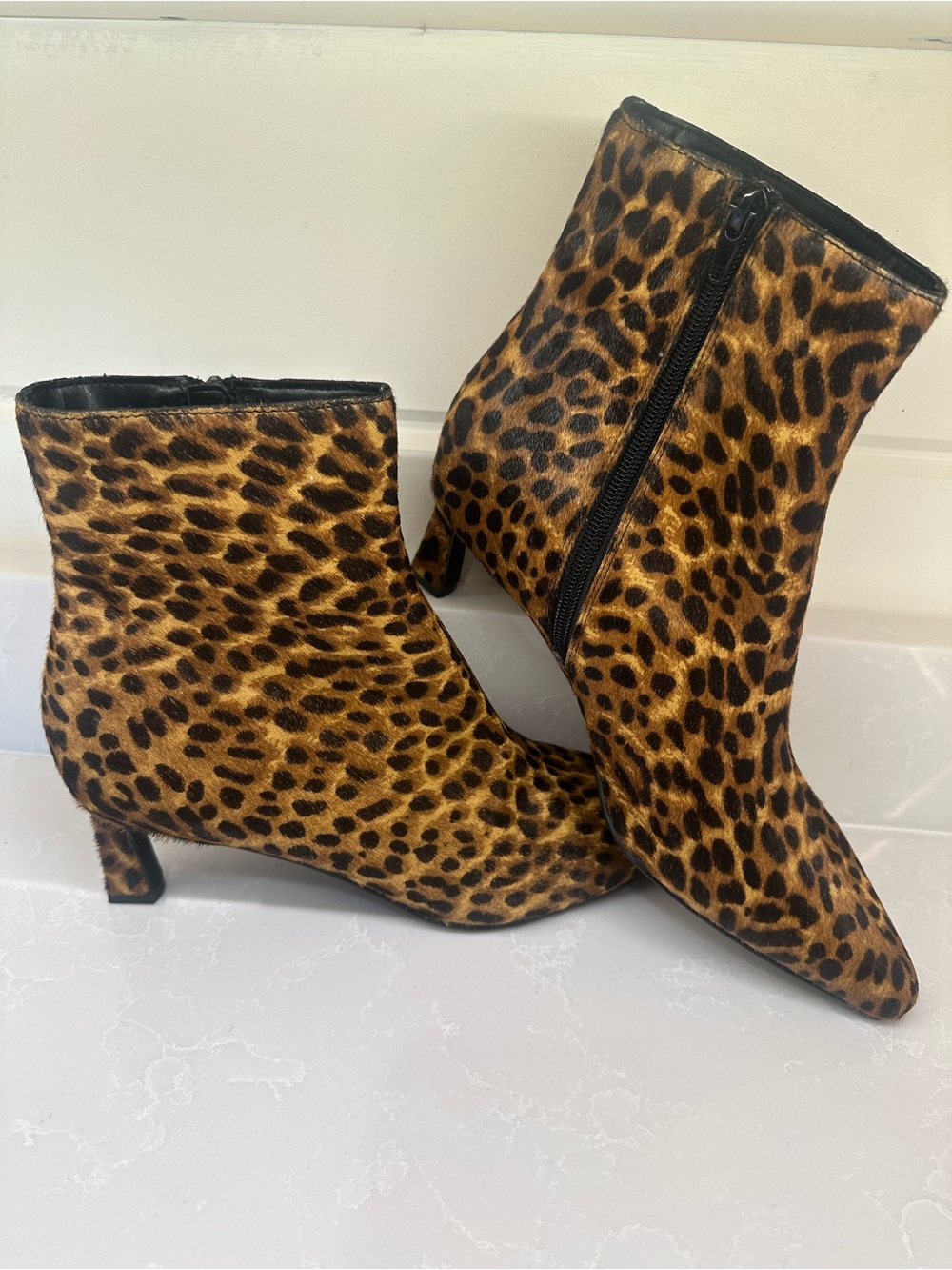 NIB AQUA Leopard Calf Hair Booties Pointed Toe Kitten Heel Boots Size 9